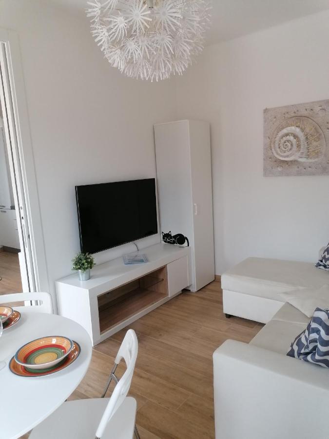 Casa Bartelli - Ceriale Appartement Buitenkant foto